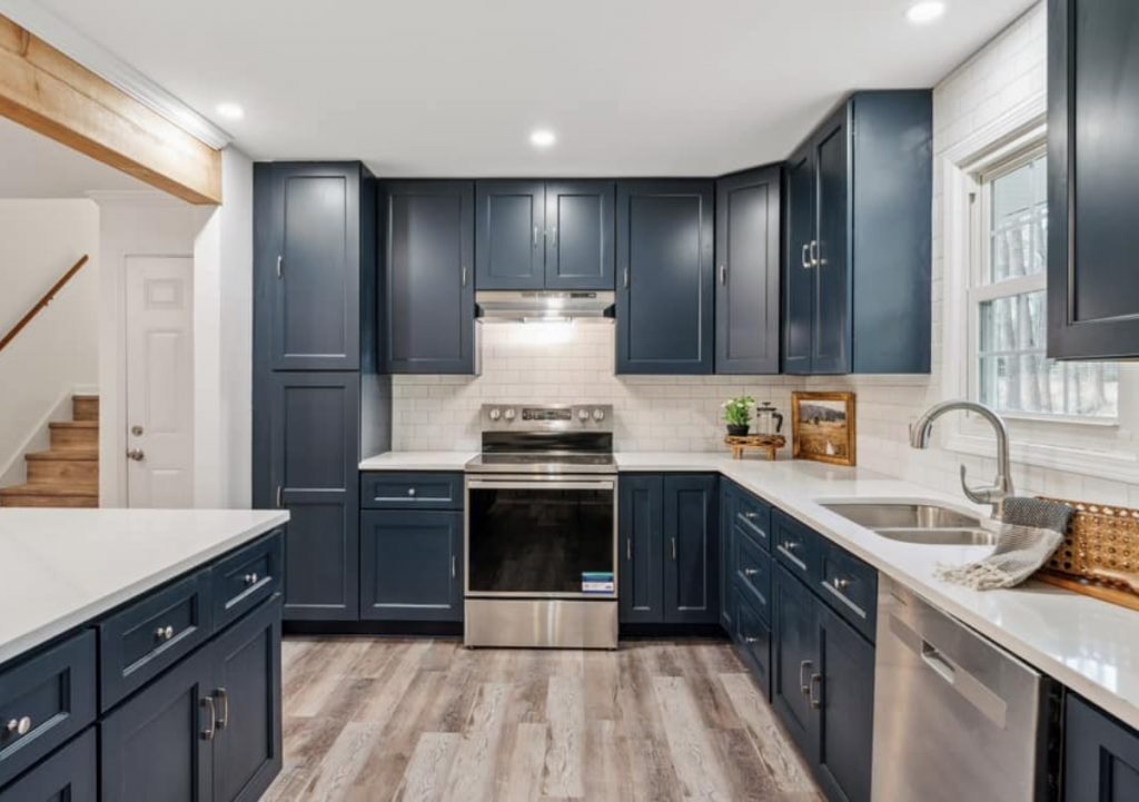Earthy Elegance: Top Cabinet Colors for 2025